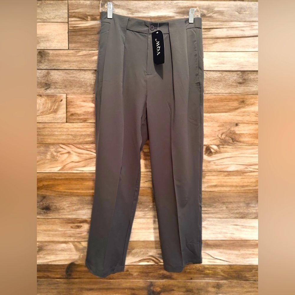 NWT Women’s Pleated Front Dress Pants Elasticized Waist Grey Size L
